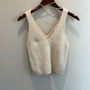 Beautiful crop top/tank top! ❤️